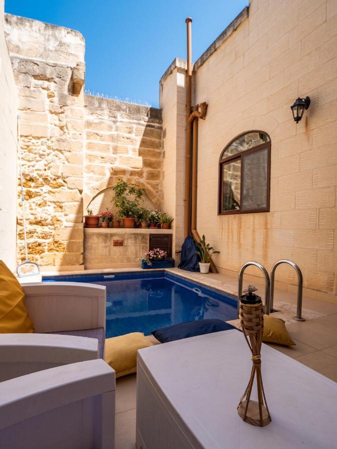 250 Yo Tal-Bambinu Boutique Farmhouse Xagħra Kültér fotó