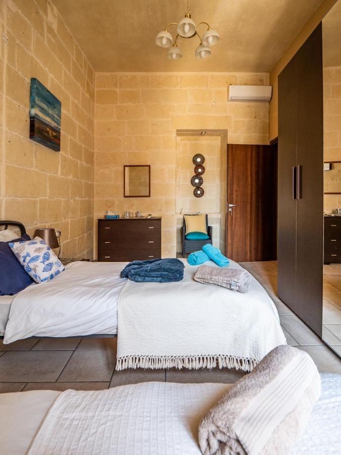 250 Yo Tal-Bambinu Boutique Farmhouse Xagħra Kültér fotó
